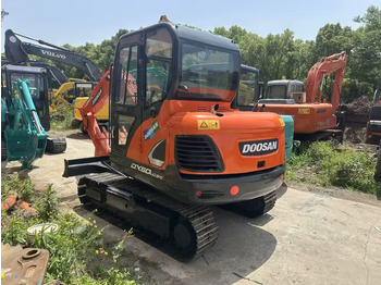 Minikotró DOOSAN DX60
