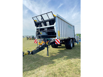 Szervestrágyaszóró