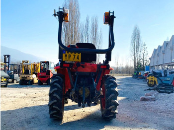 Kistraktor KUBOTA B1710 MINI TRACTEUR AGRICOLE: 4 kép.