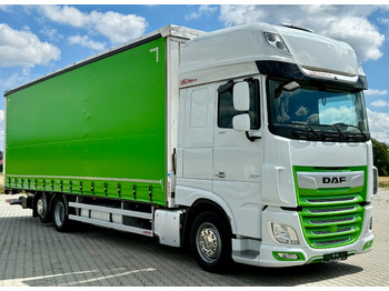 Ponyvás teherautó DAF XF 450