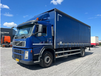 Ponyvás teherautó VOLVO FM9 300