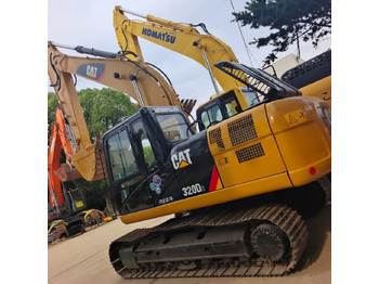 Lánctalpas kotró CATERPILLAR 320D2