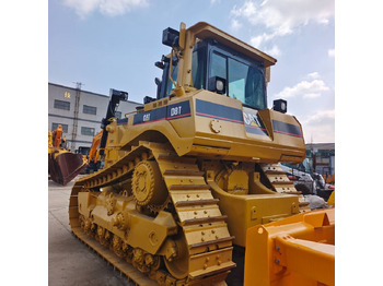 Buldózer CATERPILLAR D8T