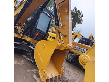 Lánctalpas kotró Cathefeng 330 D: 3 kép. Lánctalpas kotró Cathefeng 330 D: 3 kép.