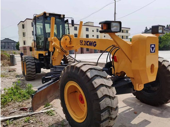 Gréder XCMG GR180