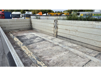 Platós pótkocsi Fliegl Baustoffpritsche: 4 kép. Platós pótkocsi Fliegl Baustoffpritsche: 4 kép.