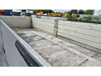 Platós pótkocsi Fliegl Baustoffpritsche: 5 kép. Platós pótkocsi Fliegl Baustoffpritsche: 5 kép.