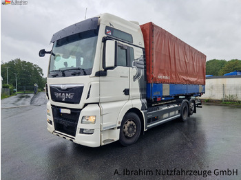 Ponyvás teherautó MAN TGX 26.440