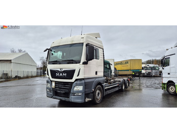 Ponyvás teherautó MAN TGX 26.460