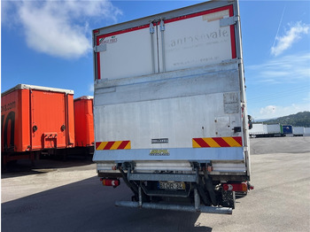 Hűtős teherautó Iveco 140E25: 5 kép. Hűtős teherautó Iveco 140E25: 5 kép.