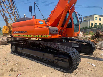 Lánctalpas kotró Doosan DX300: 5 kép. Lánctalpas kotró Doosan DX300: 5 kép.