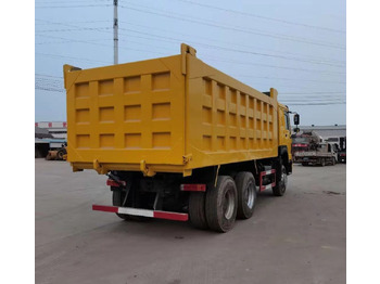 Billenőplatós teherautó Howo 371: 4 kép.