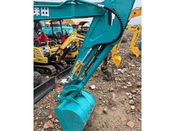 Minikotró Kubota KX135: 3 kép.