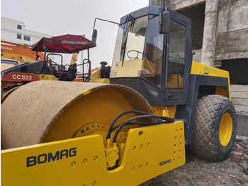 Talajtömörítő BOMAG