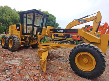 Gréder CATERPILLAR 140K