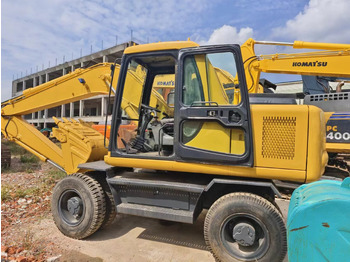 Gumikerekes kotró KOMATSU PW130