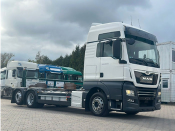 Cserefelépítményes teherautó MAN