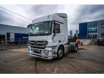 Nyergesvontató MERCEDES-BENZ Actros 1844
