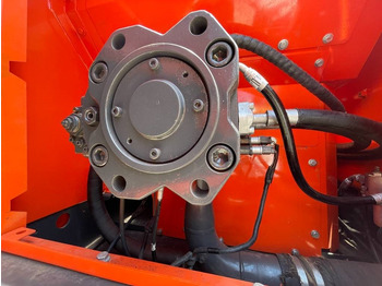 Lánctalpas kotró Doosan DX 300 LC: 4 kép.