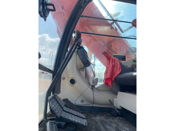 Lánctalpas kotró Hitachi ZX 240: 3 kép. Lánctalpas kotró Hitachi ZX 240: 3 kép.