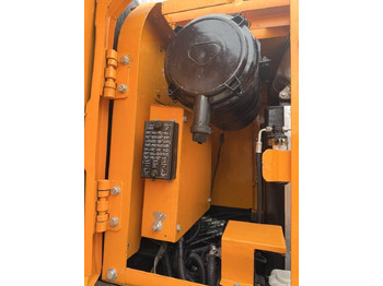 Lánctalpas kotró Hyundai HX 220: 2 kép. Lánctalpas kotró Hyundai HX 220: 2 kép.