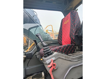 Új Lánctalpas kotró Volvo EC 210: 4 kép.