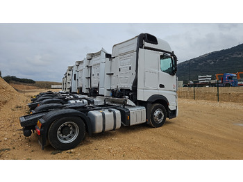 Nyergesvontató MERCEDES-BENZ Actros 1851
