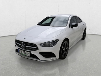 Hatchback MERCEDES BENZ CLA 200 D HATCHBACK: 4 kép.
