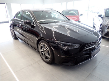Szedán MERCEDES-BENZ