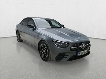 Szedán MERCEDES-BENZ