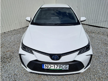 Autó TOYOTA COROLLA SEDAN: 3 kép.