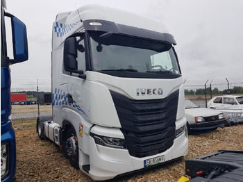 Nyergesvontató IVECO