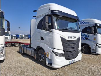 Nyergesvontató IVECO