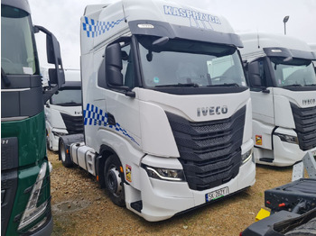 Nyergesvontató IVECO