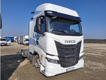 Nyergesvontató IVECO