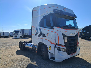 Nyergesvontató IVECO