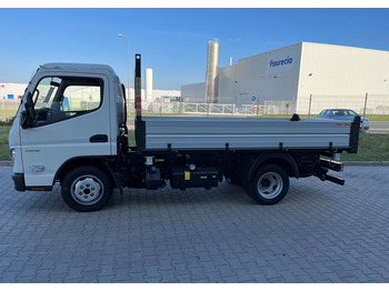 Billenőplatós teherautó FUSO