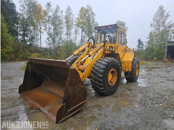 Gumikerekes homlokrakodó VOLVO 4500