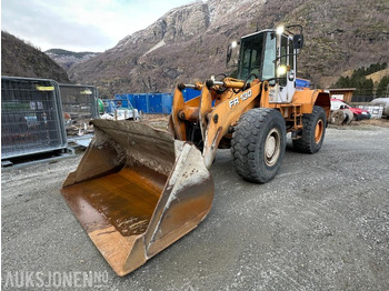 Gumikerekes homlokrakodó FIAT-HITACHI