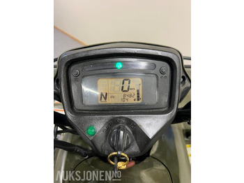 Traktor 2011 Suzuki 500AXi ATV hengerfeste vinsj: 4 kép. Traktor 2011 Suzuki 500AXi ATV hengerfeste vinsj: 4 kép.