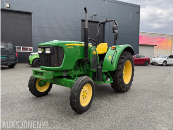 Traktor JOHN DEERE 5055E