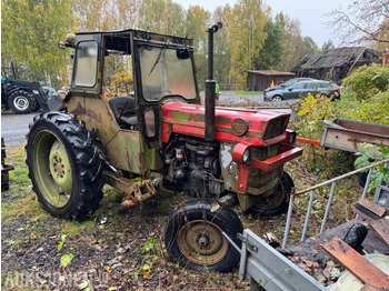 Traktor MASSEY FERGUSON 100 series