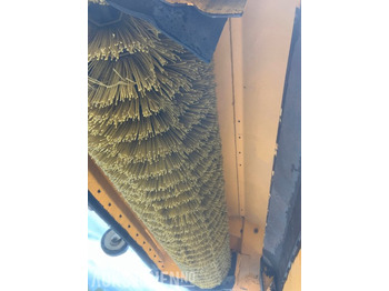 Mezőgazdasági gépek 2016 Vama EHK 2200 Feiemaskin / Feiekost med oppsamler og sidekost - Euro feste og styreenhet: 3 kép.