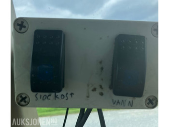 Mezőgazdasági gépek 2016 Vama EHK 2200 Feiemaskin / Feiekost med oppsamler og sidekost - Euro feste og styreenhet: 5 kép.