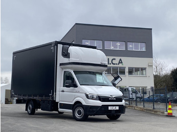 Ponyvás kisteherautó MAN TGE 3.180