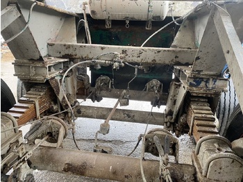 Betonkeverő félpótkocsi CIFA: 3 kép.