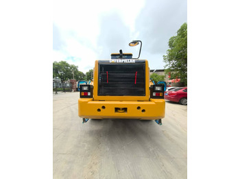 Gumikerekes homlokrakodó CATERPILLAR 950H