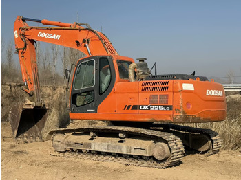 Lánctalpas kotró DOOSAN DX225LC