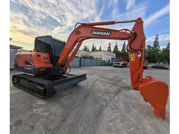 Lánctalpas kotró DOOSAN DX60