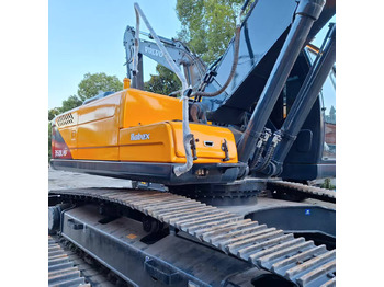 Gumikerekes kotró HYUNDAI